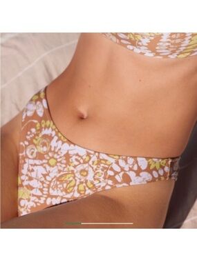 Aerie • NWT Tan Yellow White Pattern Cheekiest High Rise Floral Bikini Bottom